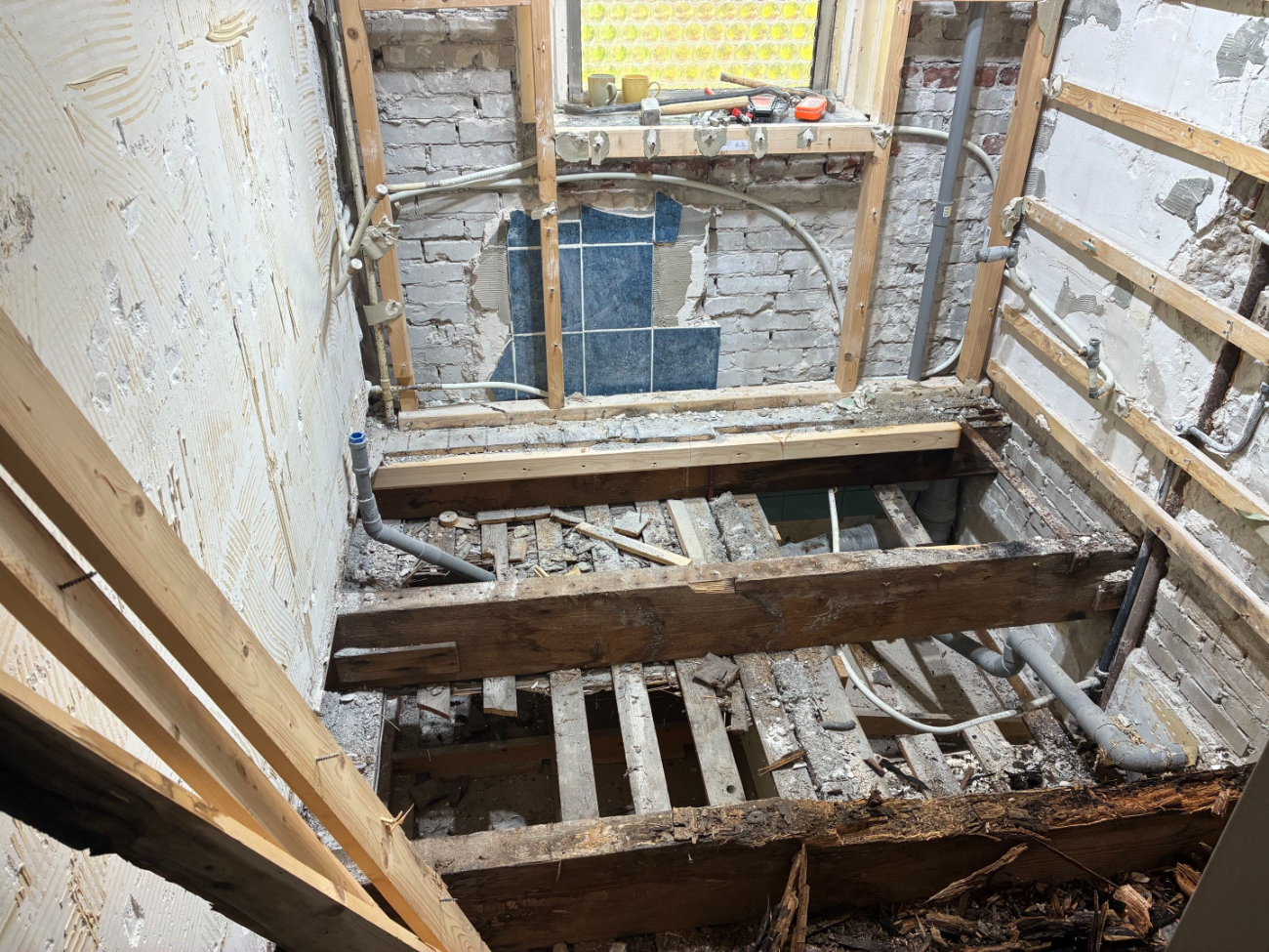 Occasion afbeelding: badkamer-gesloopt-renovatie-start_jpg.jpg